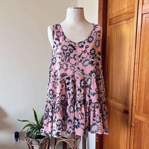 NWT Torrid 2 Pink Floral Ruffle Sleeveless Blouse Tank Side Tie Casual Layering - Picture 3 of 12